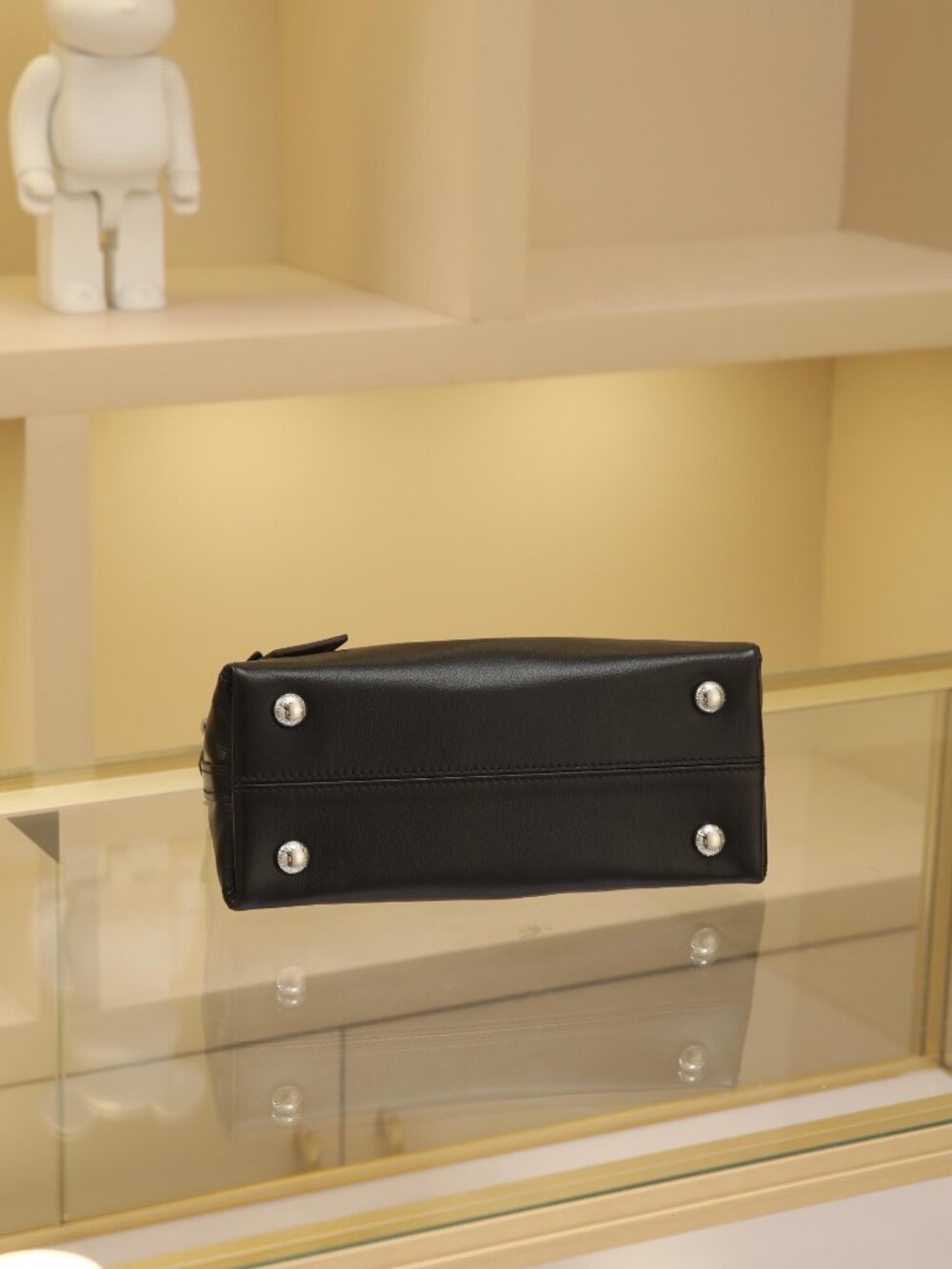 Louis Vuitton Shoulder Bag Carryall Cargo Vibe PM Lambskin M24861 - Picture 4 of 9